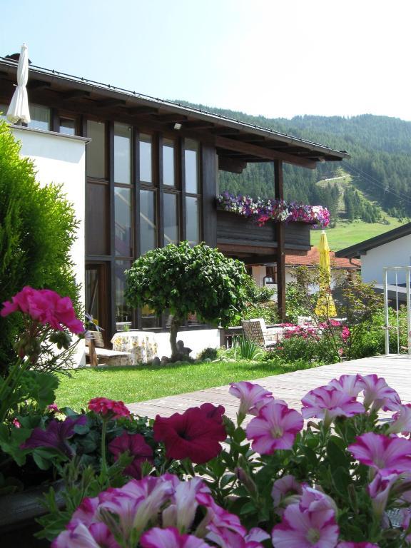 Haus Christine Apartment Mieders Exterior photo